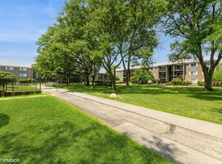 1511 N Windsor Dr APT 305, Arlington Heights, IL 60004