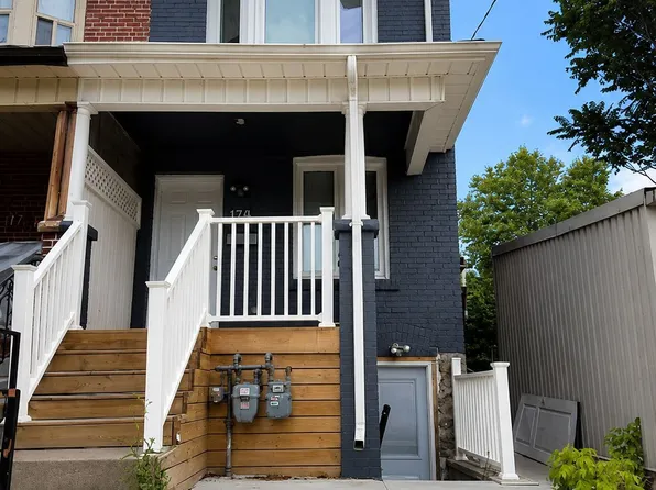170 Yarmouth Rd Floor 2, Toronto, ON M6G 1X4