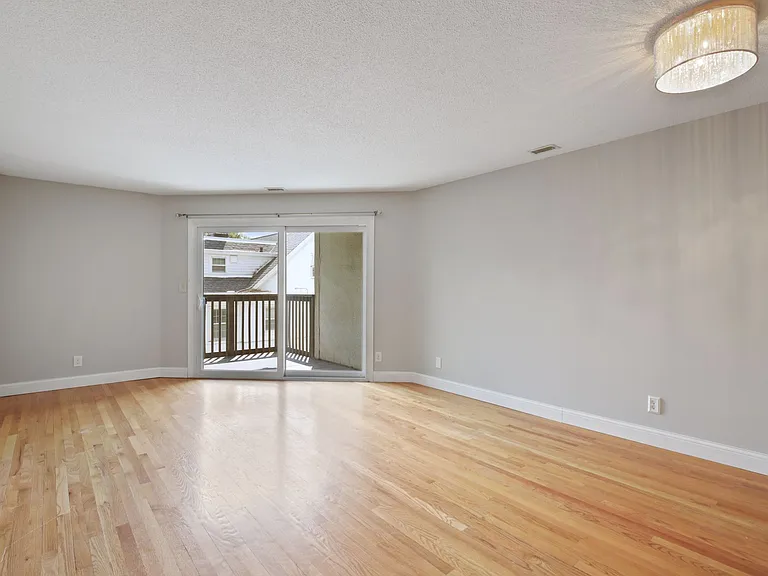232 Franklin Ave W #206 — Photo 14