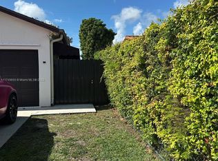 7420 SW 32nd St, Miami, FL 33155