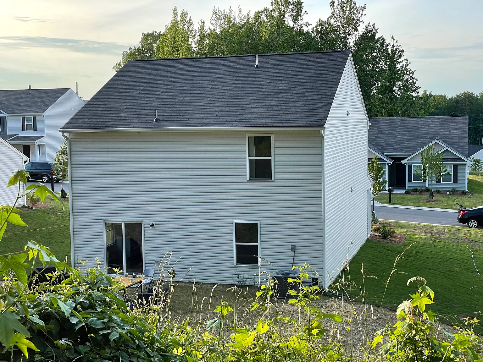 3 bed, 1800 sqft, $3,200 — Photo 2