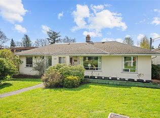 625 Broadway St, Saanich, BC V8Z 2G5