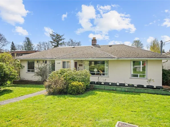 625 Broadway St, Saanich, BC V8Z 2G5
