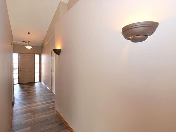 5th image of 1503 Connecticut Dr SE