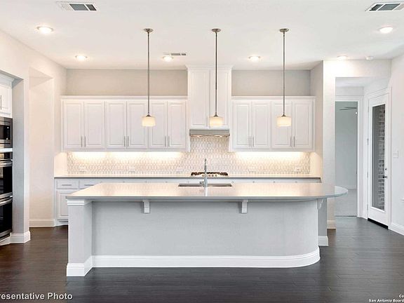 2nd image of 122 Kingston Court