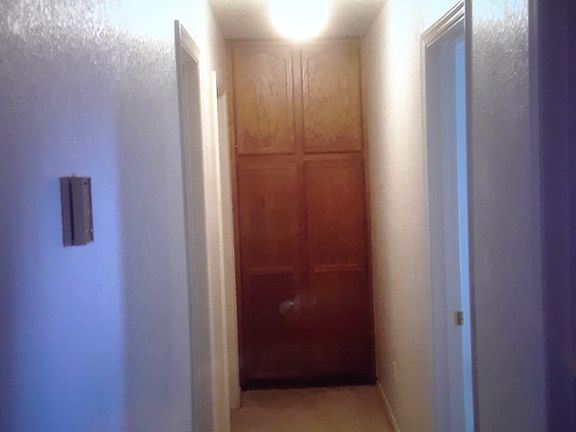 Hallway connect to bedrooms and one of the bathrooms.