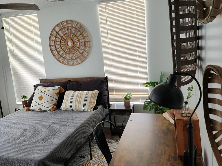 115 Seneca St — Photo 5