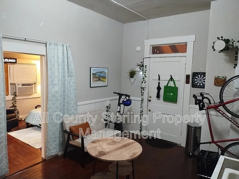 237 SW 2nd Pl #2 — Photo 9