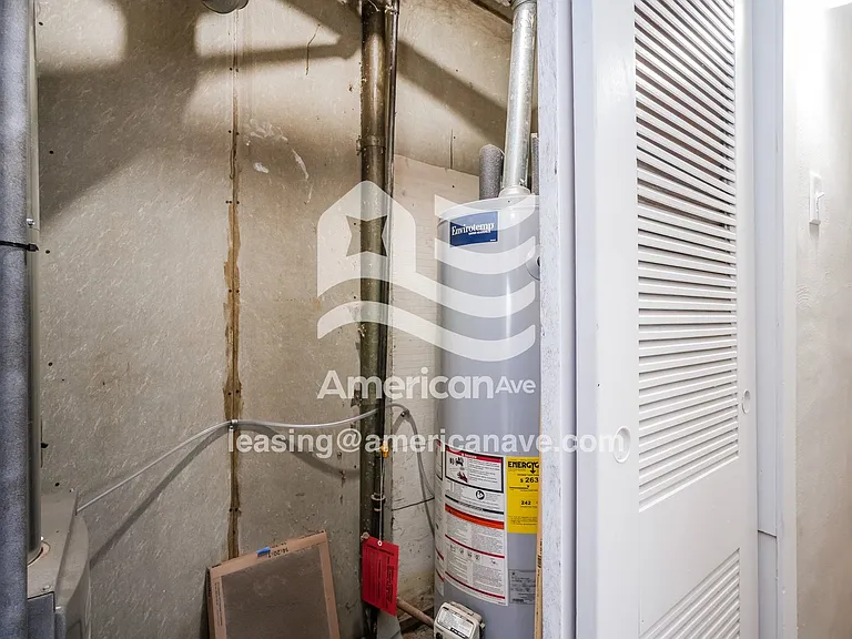 1761179_012_laundry_room_13684752.jpg