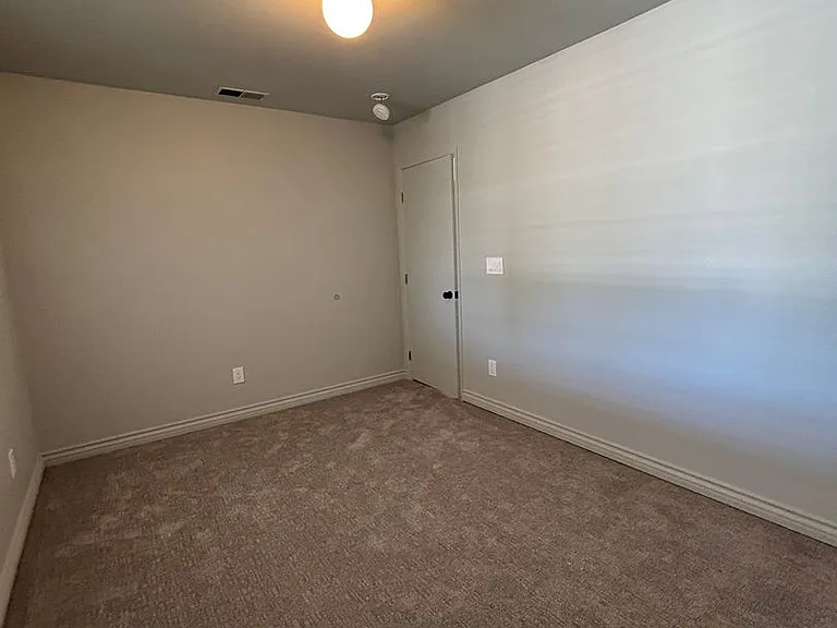 1745 E Westinghouse St — Photo 11