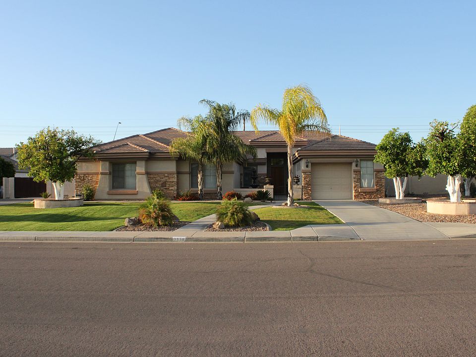 1st image of 3928 E Fairbrook Cir