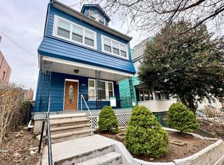 273 Woodlawn Ave #2, Jersey City, NJ 07305