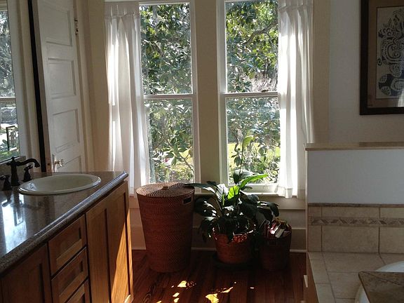 4th image of 2931 Manitou Ave