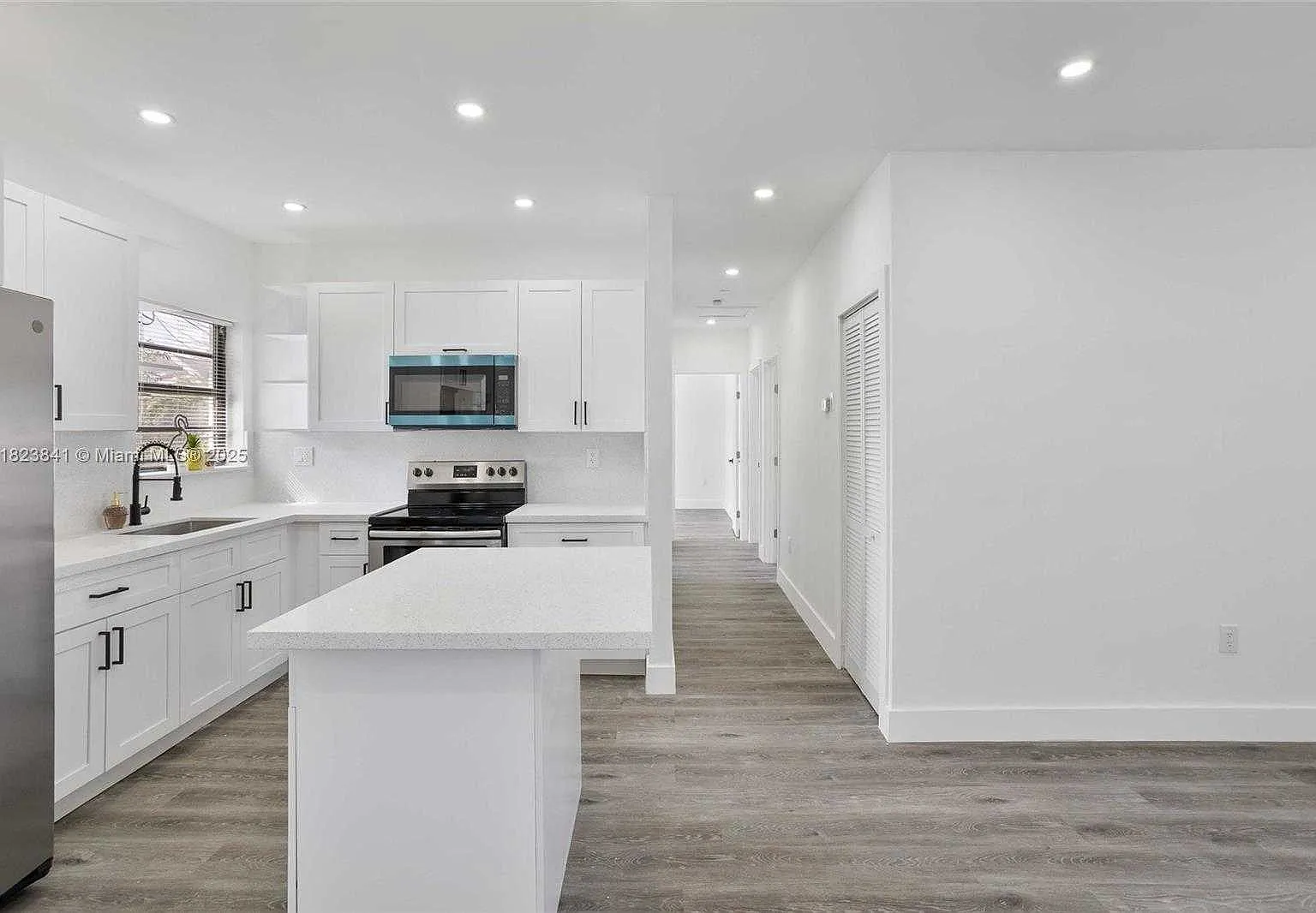 3 bed, $3,850 — Photo 2