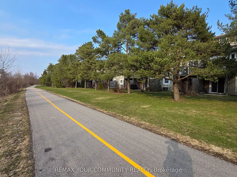 210 Highland Cres #19 — Photo 37