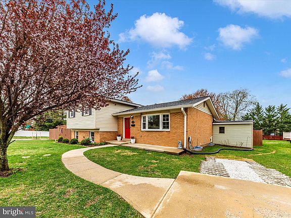 4th image of 14200 London Ln