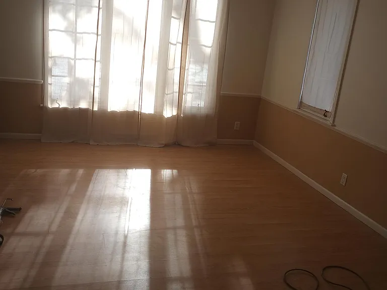 12409 Lake Street Ext — Photo 9