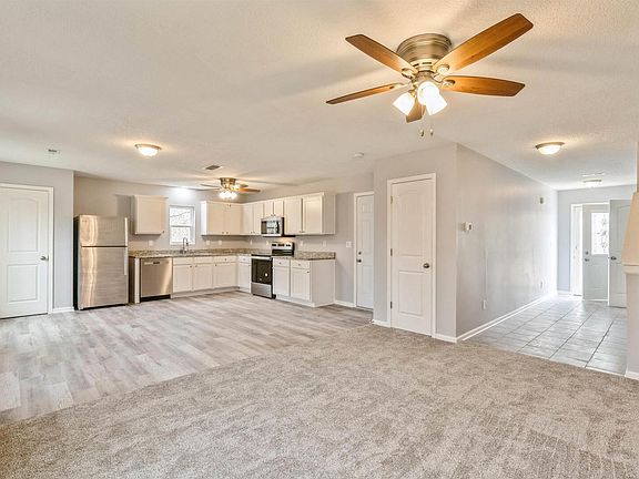 2nd image of 4432 N Michigan Ave