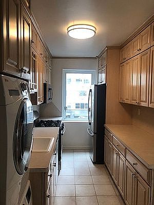 1st image of 165 E 66th St APT 3b