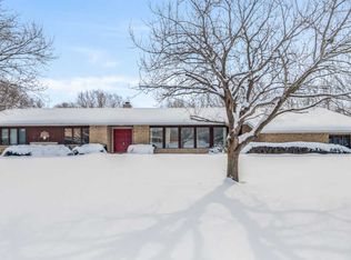 36W835 Oak Rd, St Charles, IL 60175