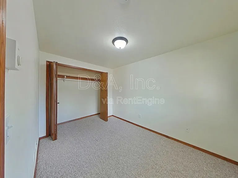 3288 NE Lancaster St #4 — Photo 5