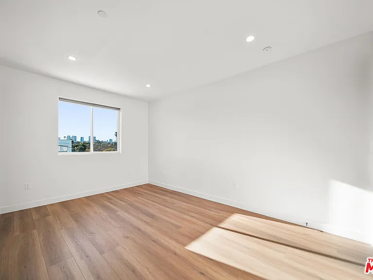 1907 S Corning St #1 — Photo 17