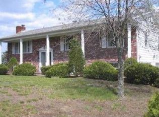 1566 Victory Hwy, North Smithfield, RI 02896