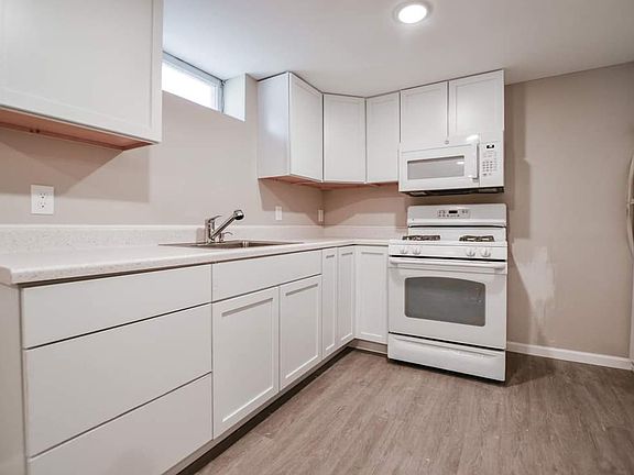 4th image of 4227 Van Buren St NE
