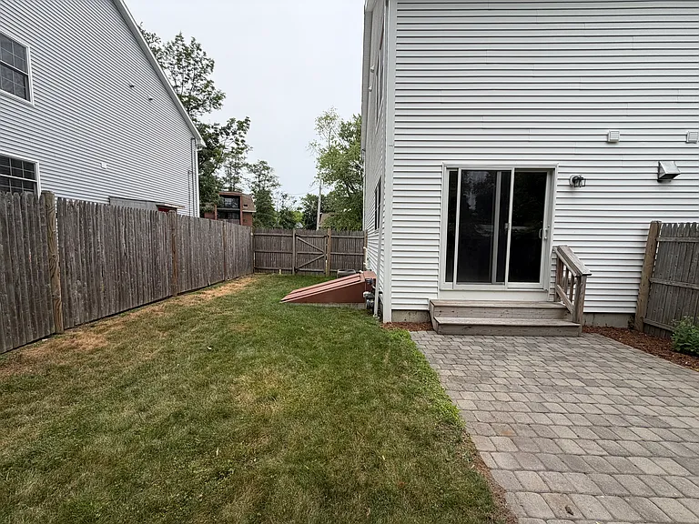 283 Lake St #B — Photo 24