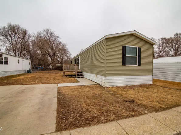 114 Coyote St W, Mandan, ND 58554