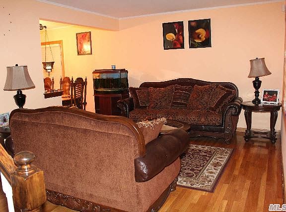 4th image of 1257 Russell St