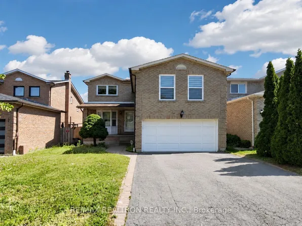 72 Halfmoon Sq, Toronto, ON M1C 3V3