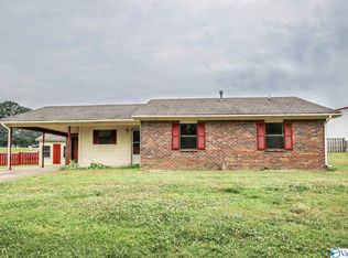 17 8th St NW, Arab, AL 35016