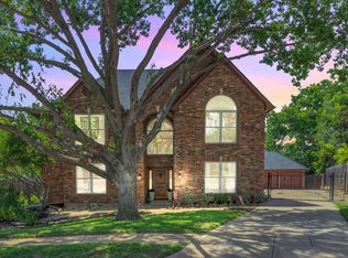3252 Shady Glen Dr, Grapevine, TX 76051