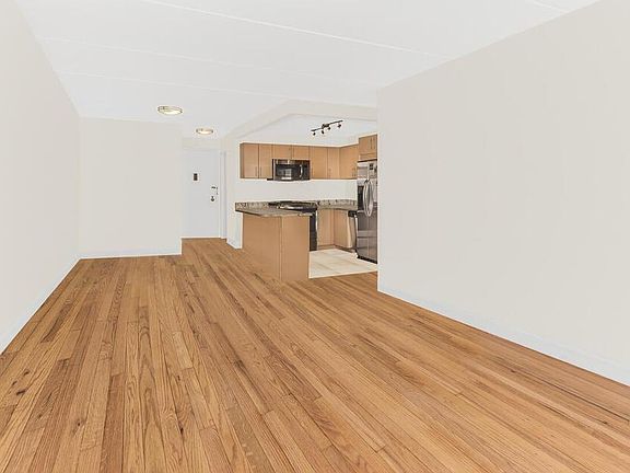 3rd image of 1155 Warburton Ave APT 12Y