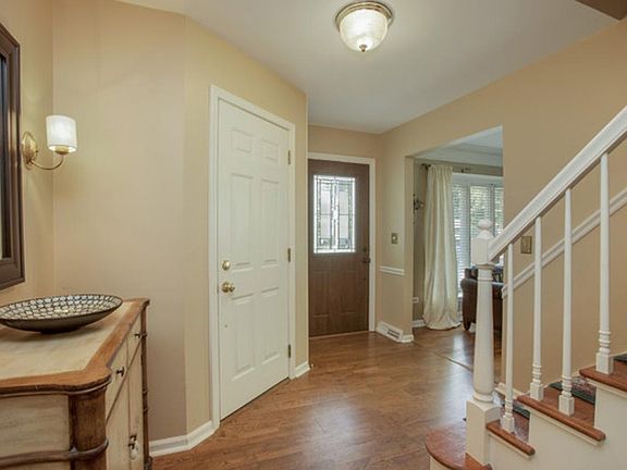 2nd image of 147 N Park Blvd