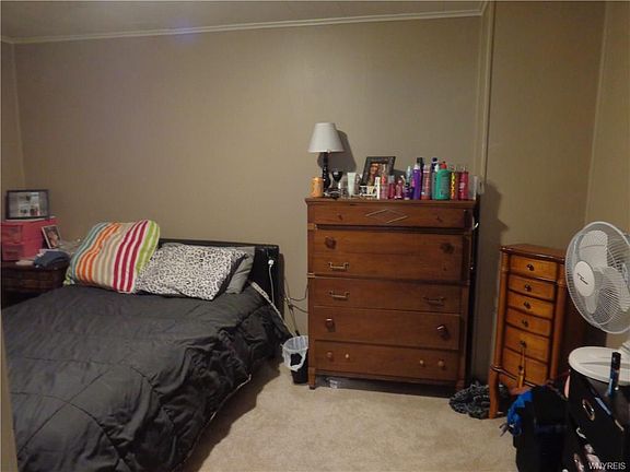 4th image of 19 Elkhurst Dr