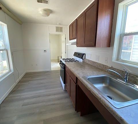 5th image of 16669 D St #35