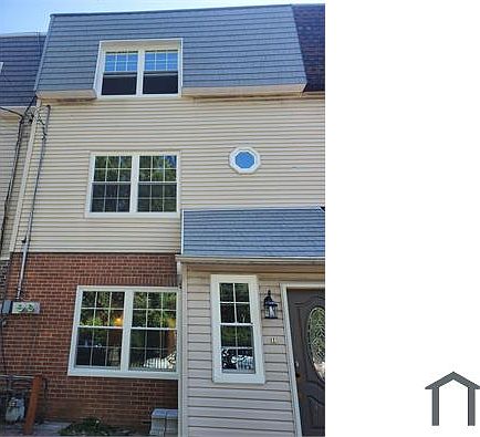 1st image of 536 Pugsley Ave #1