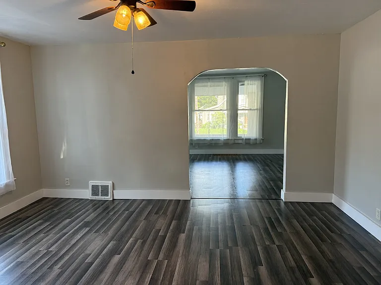 2124 Eastern Ave NE — Photo 12