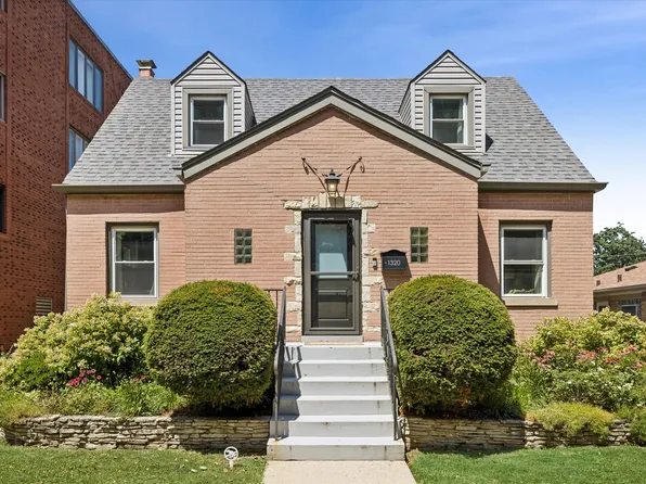 1320 E Washington St, Des Plaines, IL 60016