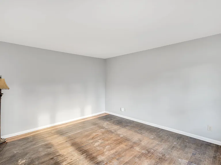 1449 Moores Mnr — Photo 16