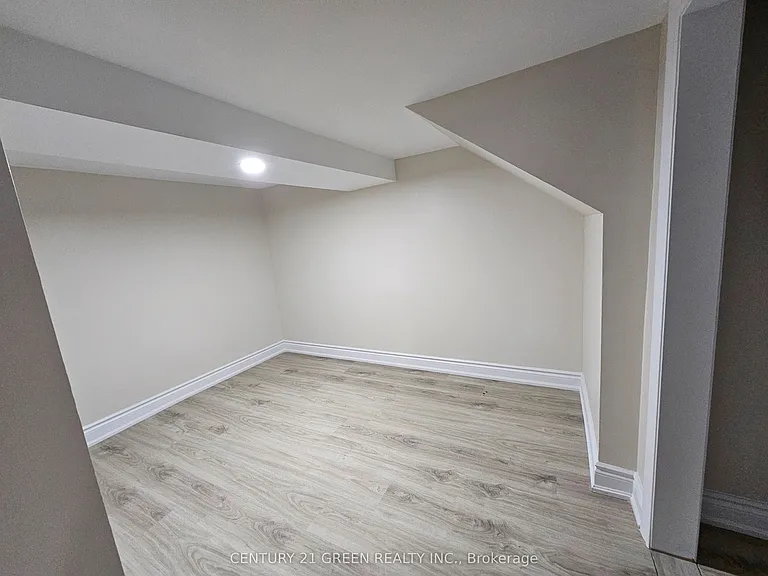 15172 Danby Rd #BASEMENT — Photo 7