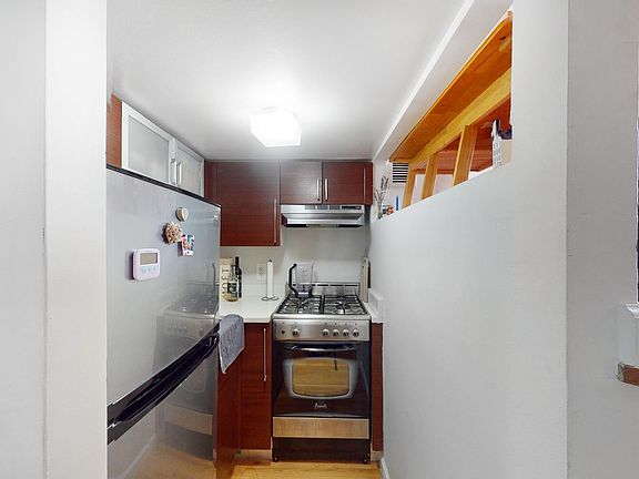 4th image of 184 Thompson St APT 5O