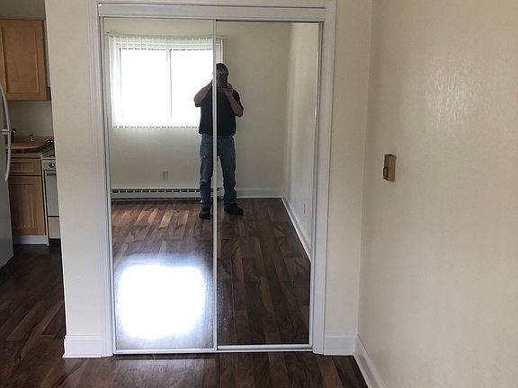 2nd image of 122 Fullmer St #25