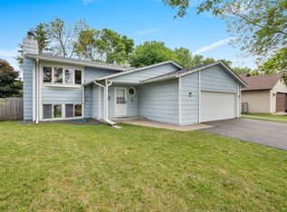 6653 Upper 20th St N, Oakdale, MN 55128