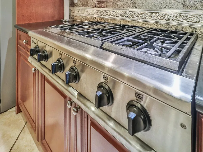 6 Burner range