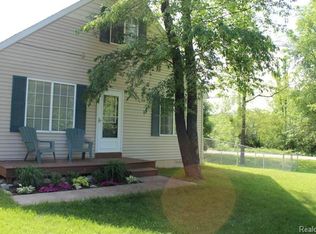 8700 Lincoln Dr, Whitmore Lake, MI 48189