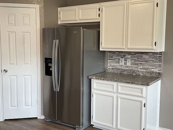 3rd image of 2707 Wesley Dr