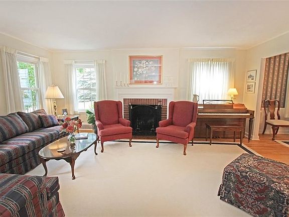 5th image of 304 Haddonfield Dr